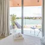 Welcomely - Seamphony Apartment *