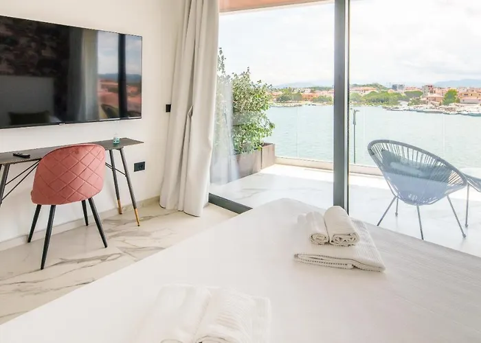 Welcomely - Seamphony Ольбия