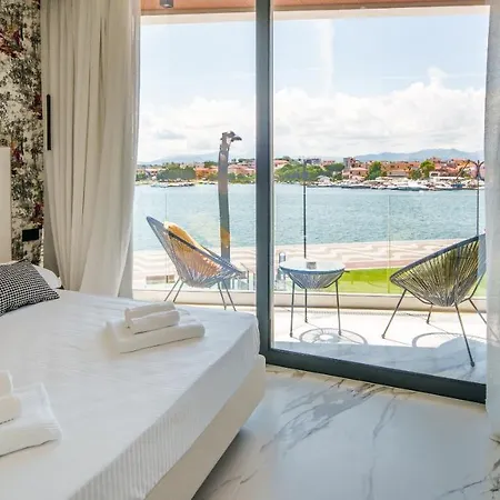 Welcomely - Seamphony Apartment