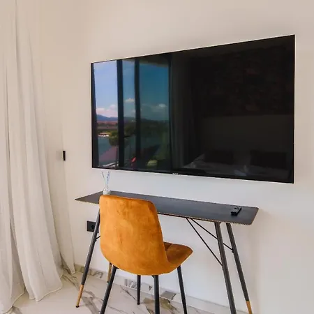 Welcomely - Seamphony Apartment