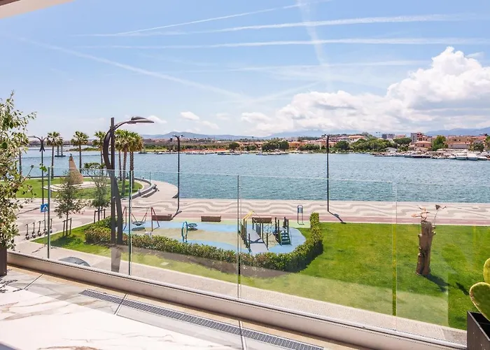 Welcomely - Seamphony Apartment *