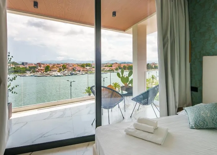 Welcomely - Seamphony Apartment